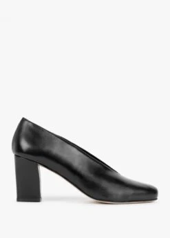 Aneso Black Leather V Front Court Shoes