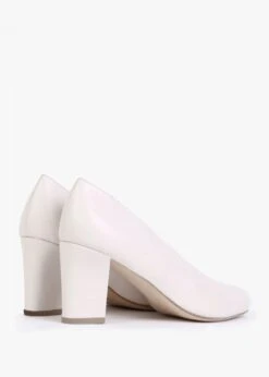 Aneso Cream Leather V Front Court Shoes -Daniel Footwear Shop aneso p134459 196531 image