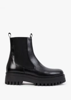 Fleat Black Leather Chelsea Boots