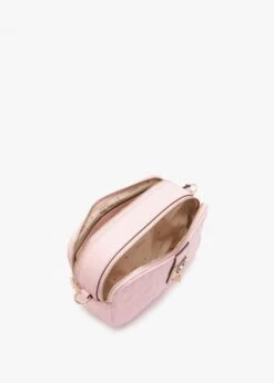 Guess Regilla Pale Rose Quilted Camera Bag 6 Guess Regilla Pale Rose Quilted Camera Bag -Daniel Footwear Shop guess regilla camera bag p134765 194739 image