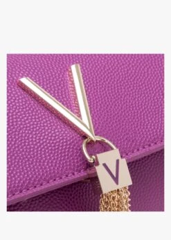 Valentino Divina Malva Pebbled Shoulder Bag 7 Valentino Divina Malva Pebbled Shoulder Bag -Daniel Footwear Shop val divina shoulder p135040 195127 image